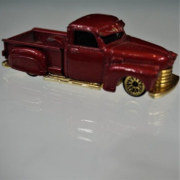 Vintage 2000 Hotwheels La Troca GM TM Red Gold Diecast Toy Car - Picture 4 of 9
